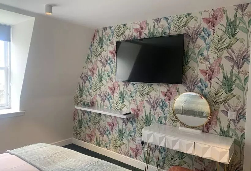 Stag & Thistle Hotel And Restaurant