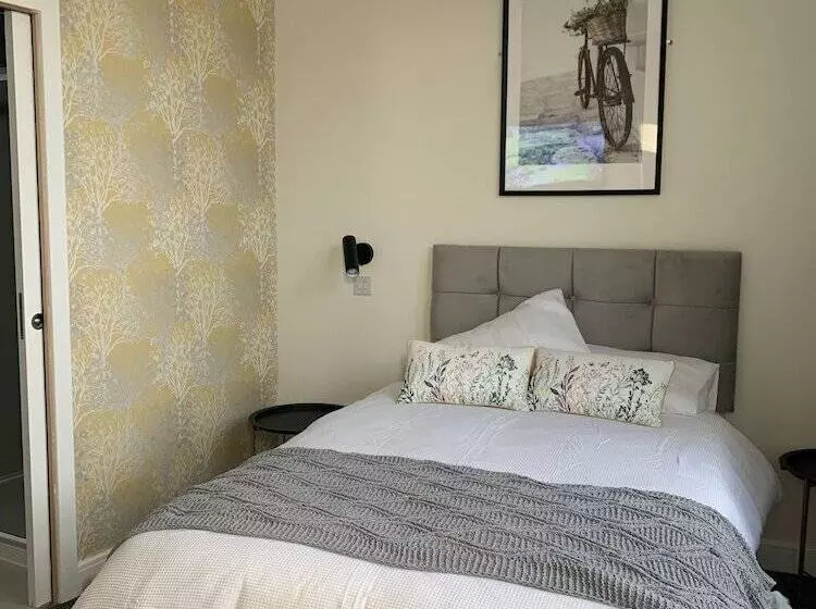 Stag & Thistle Hotel And Restaurant