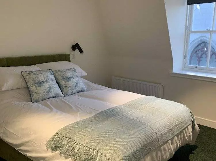 Stag & Thistle Hotel And Restaurant