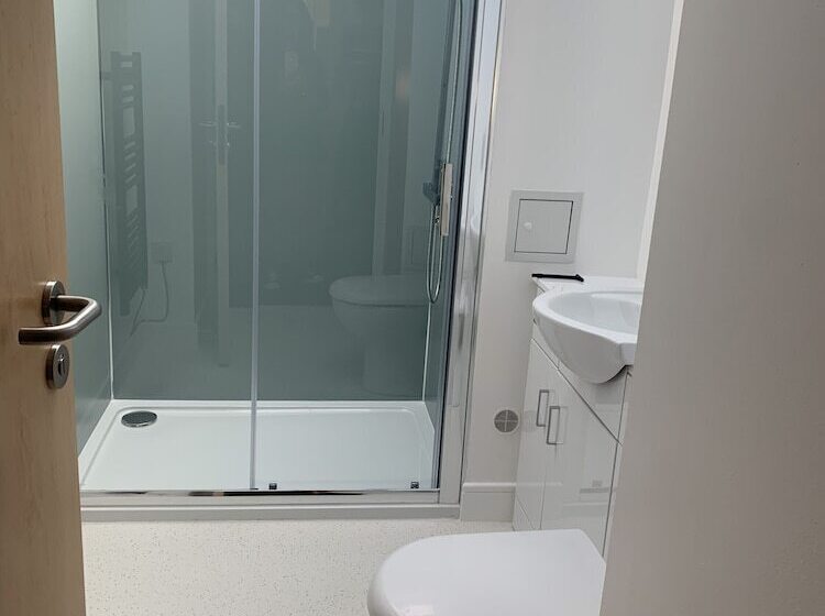 Stag & Thistle Hotel And Restaurant