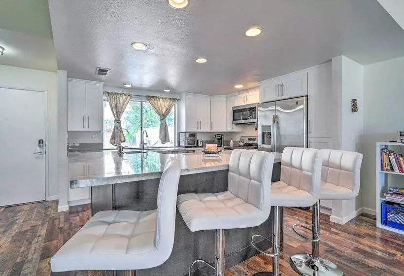 Sun Dappled Palm Desert Retreat W/ Pool & Spa