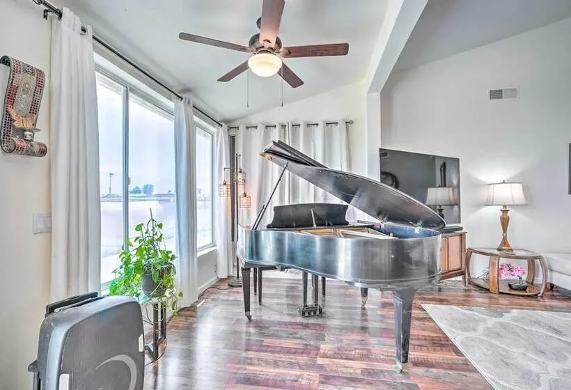 Sun Dappled Palm Desert Retreat W/ Pool & Spa