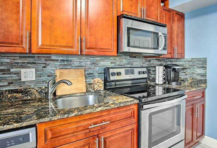 Tropical Fort Lauderdale Home: 3 Mi To Beach!
