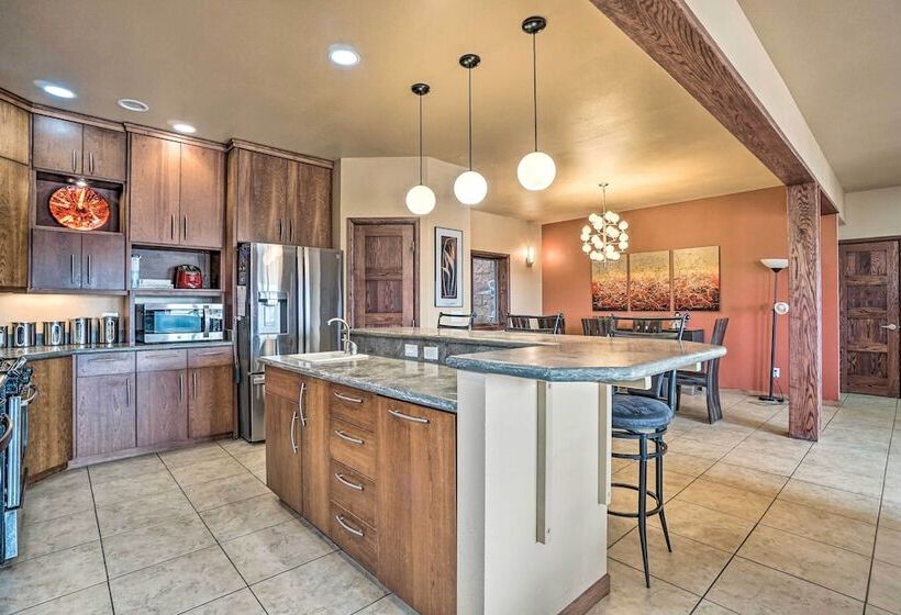 Upscale Laramie Home W/ Hot Tub & Patio!