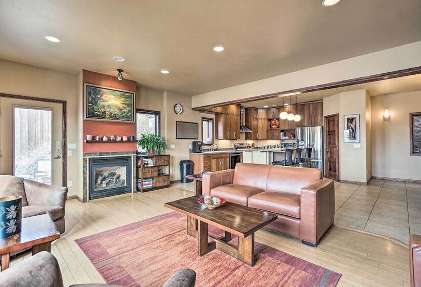 Upscale Laramie Home W/ Hot Tub & Patio!