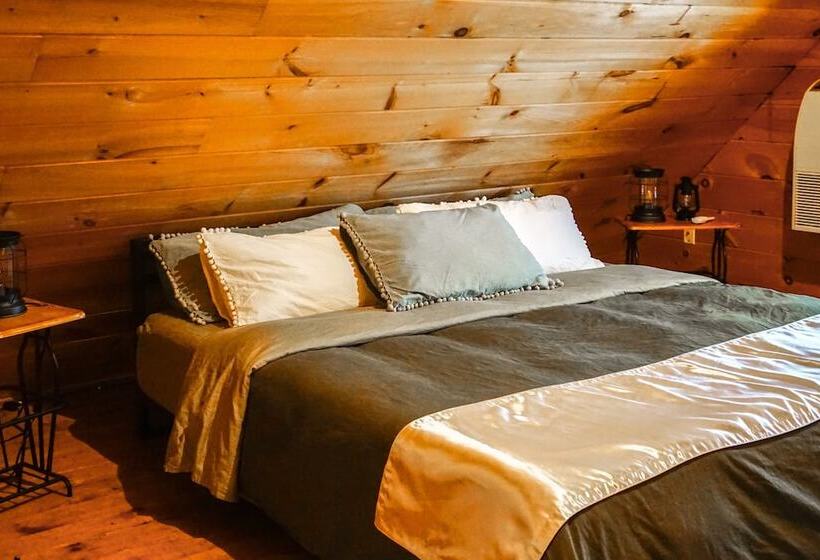 Waterfront Dresden Cabin With Deck + Fire Pit!