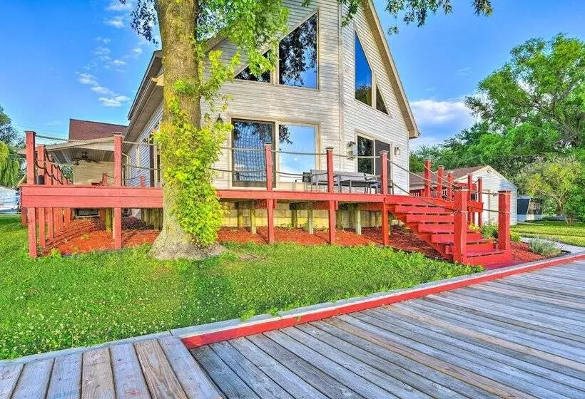 Waterfront Saginaw Bay Retreat W/ Grill & Yard!