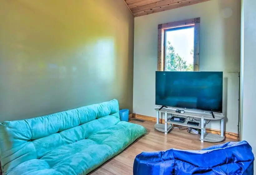 Waterfront Saginaw Bay Retreat W/ Grill & Yard!