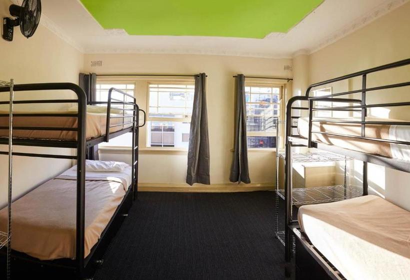 Noah S Bondi Hostel