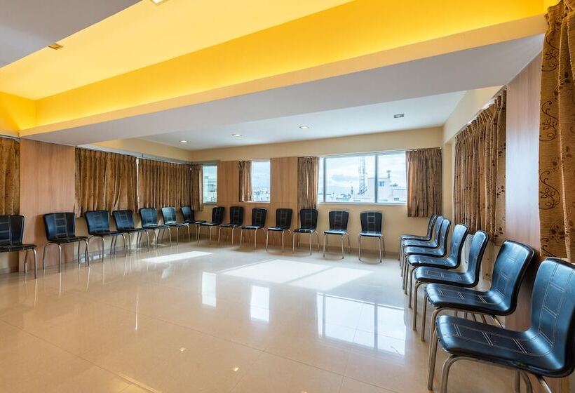 Retkeilymaja Treebo Ess Grande