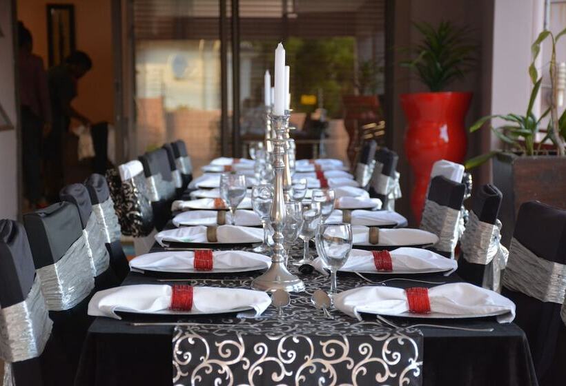 צימר Cozy Nest Guest House   Durban North, Natal