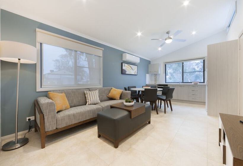 فندق Alivio Tourist Park Canberra