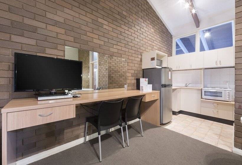 فندق Alivio Tourist Park Canberra