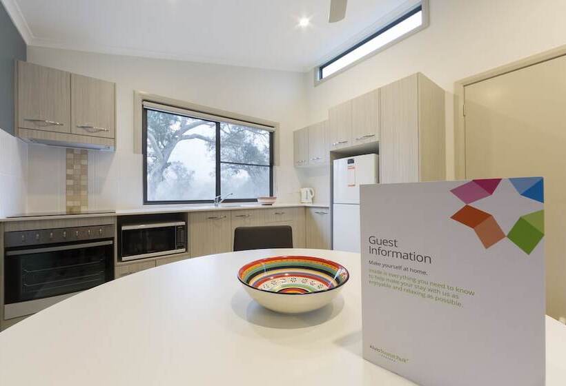 فندق Alivio Tourist Park Canberra