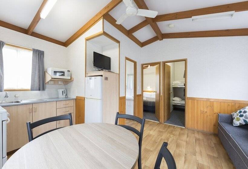 فندق Alivio Tourist Park Canberra