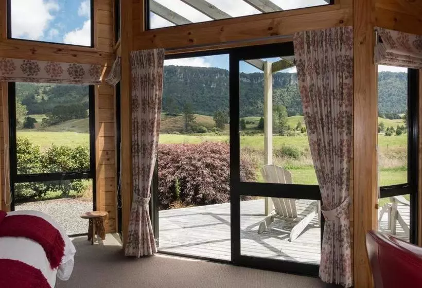 Hotelli Astelia Lodge
