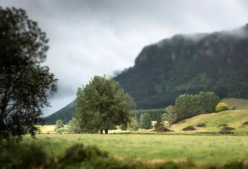 Hotelli Astelia Lodge