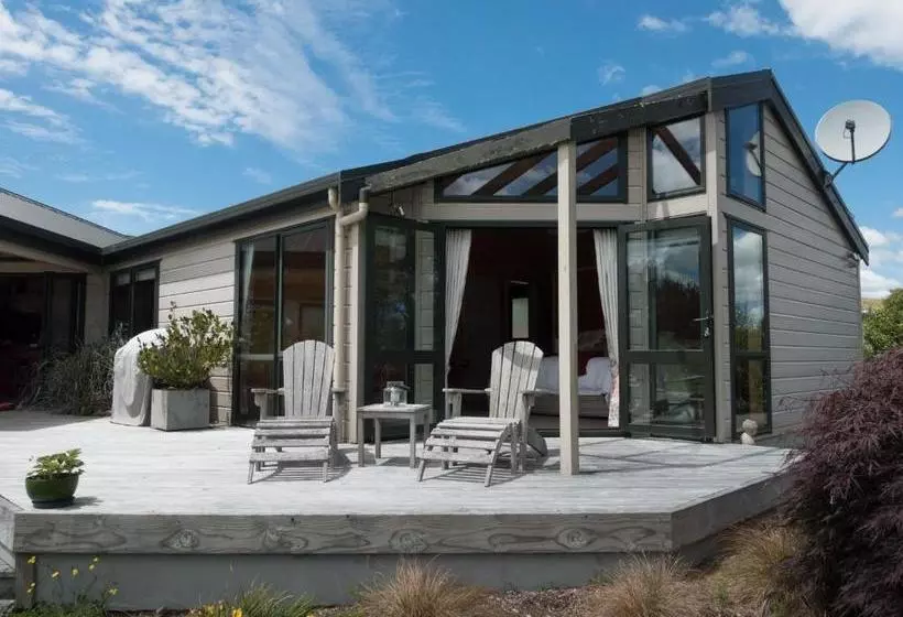 Hotelli Astelia Lodge