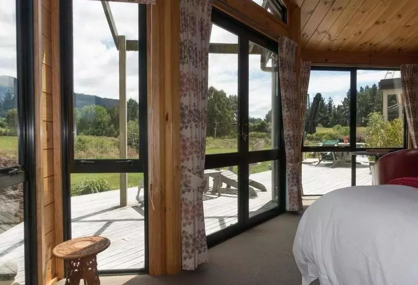 Hotelli Astelia Lodge