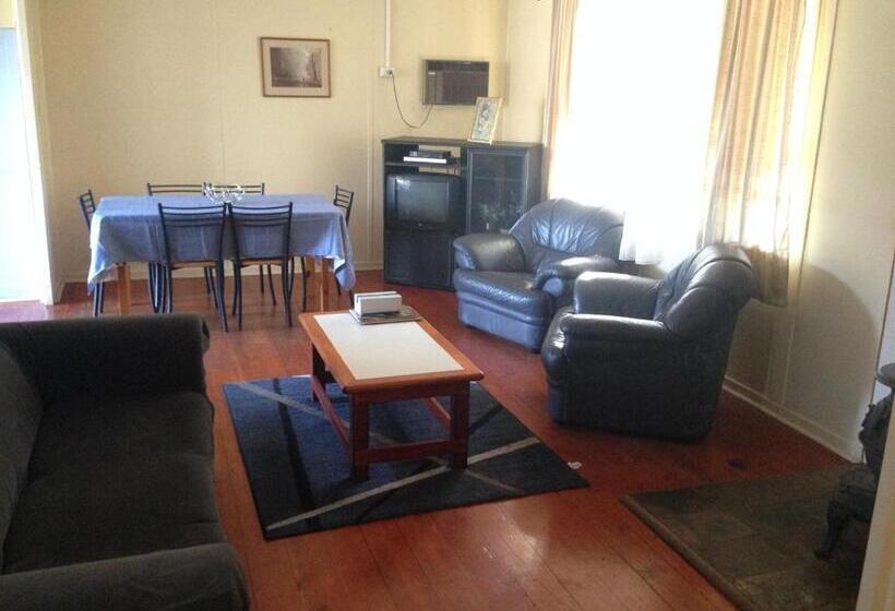 Отель Bestbrook Mountain Farmstay