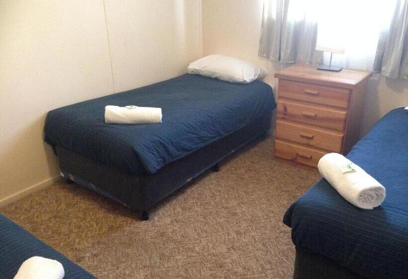 Отель Bestbrook Mountain Farmstay