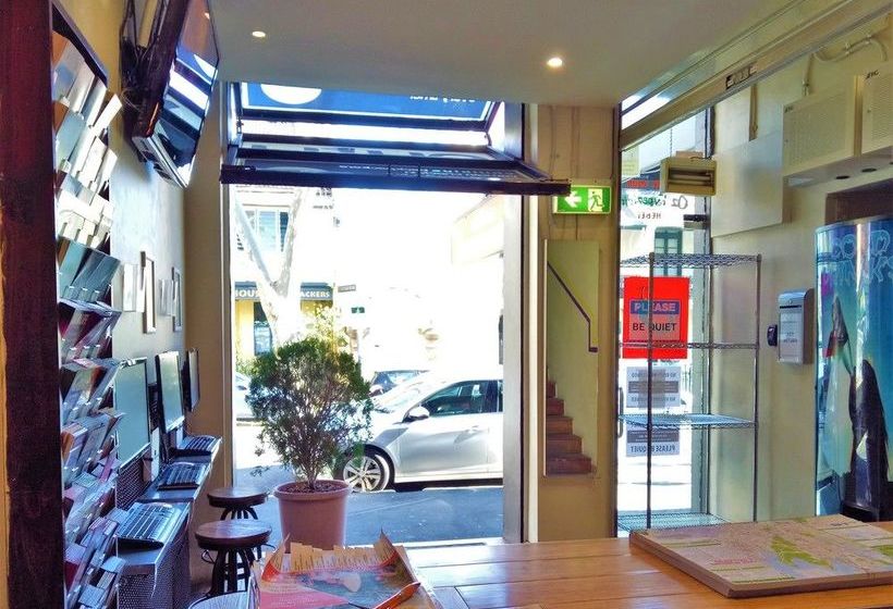 فندق Chiliblue Backpackers & Youth Hostel