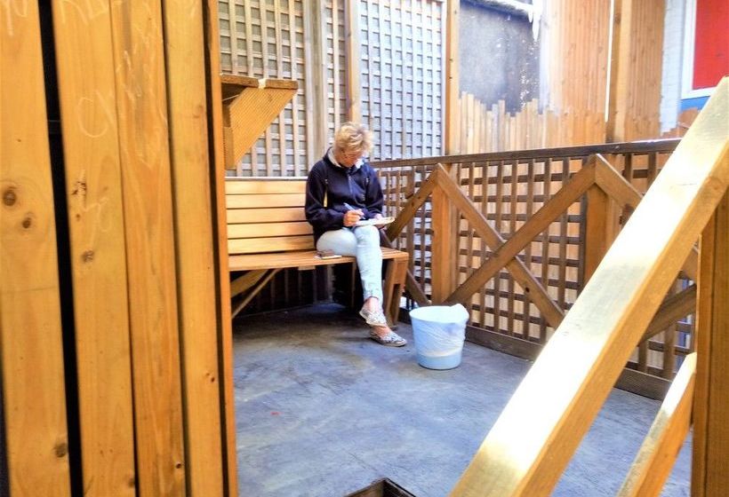 فندق Chiliblue Backpackers & Youth Hostel