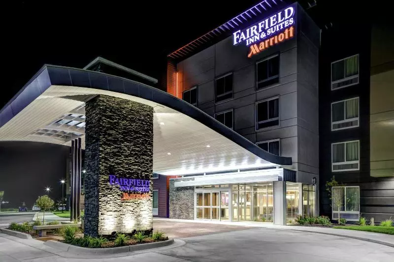 ホテル Fairfield Inn & Suites By Marriott Lansing At Eastwood