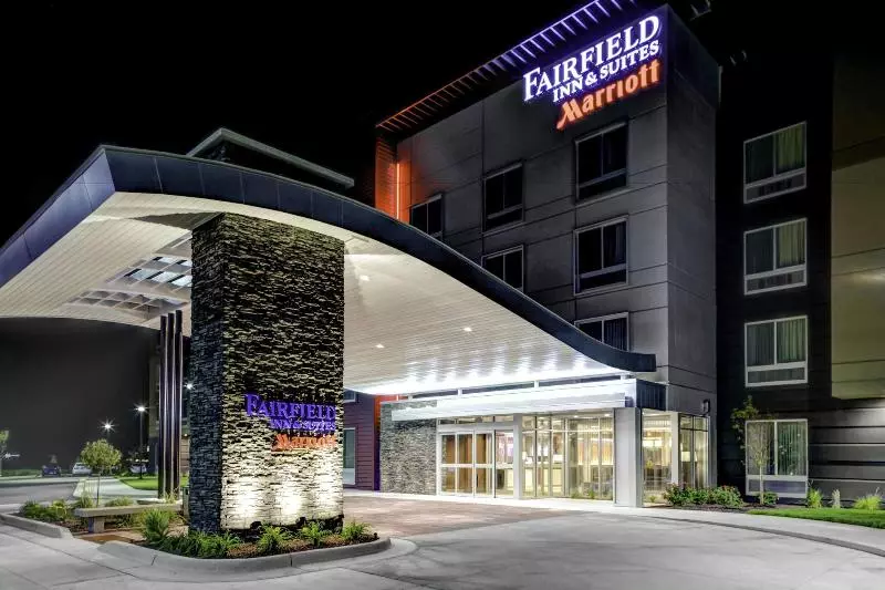 ホテル Fairfield Inn & Suites By Marriott Lansing At Eastwood