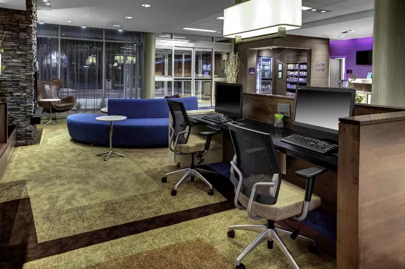 ホテル Fairfield Inn & Suites By Marriott Lansing At Eastwood
