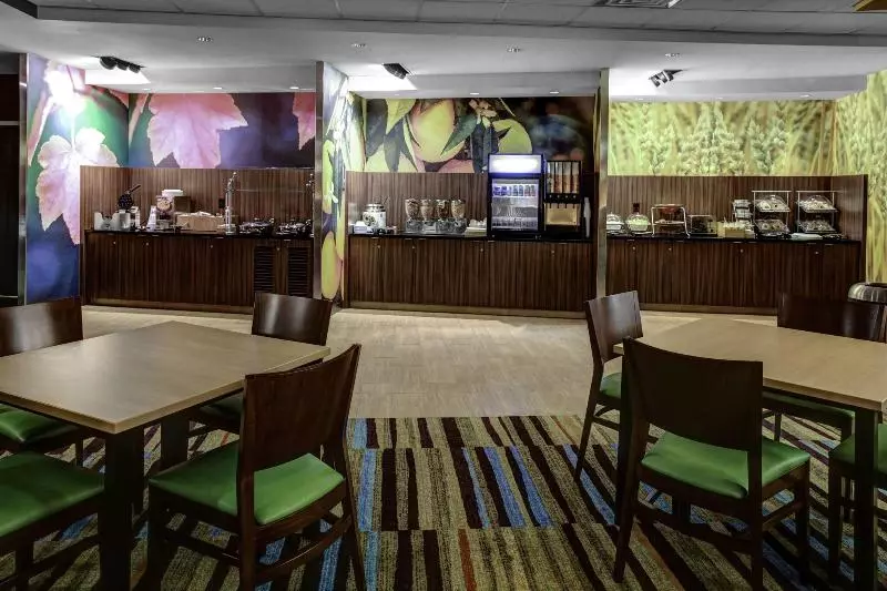 ホテル Fairfield Inn & Suites By Marriott Lansing At Eastwood