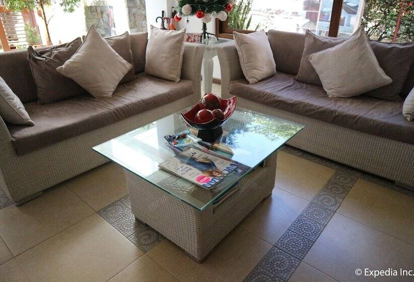 Otel Giulius Boracay Italian Resort