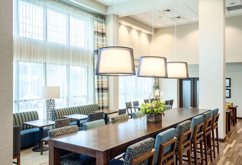 هتل Hampton Inn & Suites By Hilton Seattle/northgate