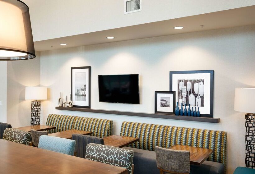 هتل Hampton Inn & Suites By Hilton Seattle/northgate