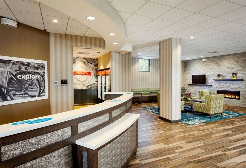 هتل Hampton Inn & Suites By Hilton Seattle/northgate
