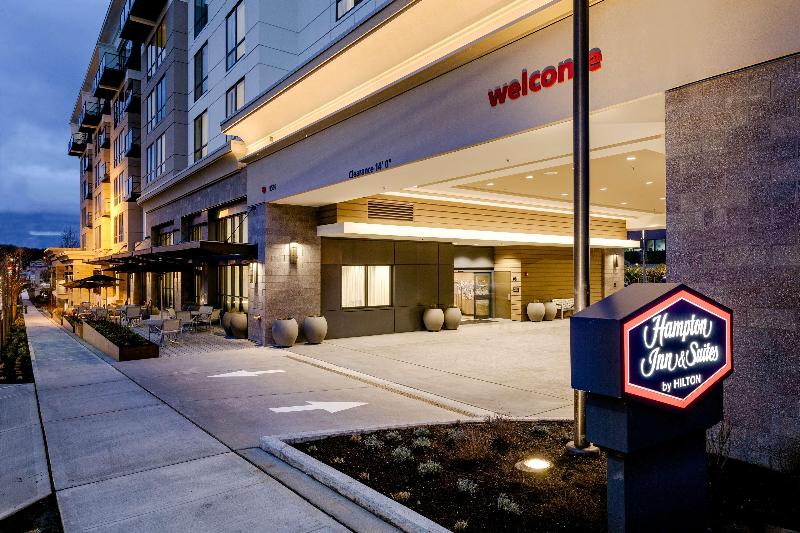 هتل Hampton Inn & Suites By Hilton Seattle/northgate