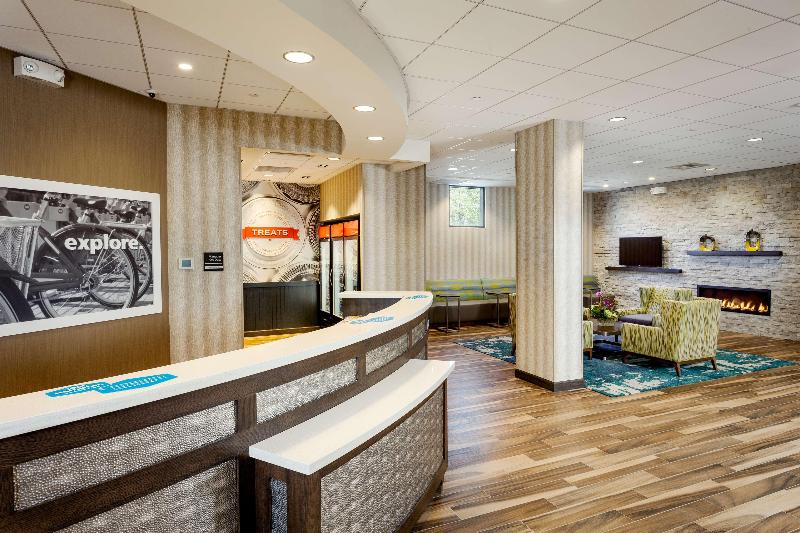هتل Hampton Inn & Suites By Hilton Seattle/northgate