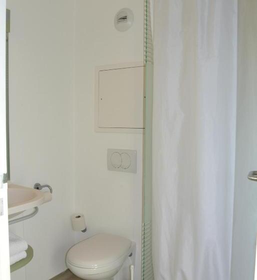 هتل Ibis Budget Chambéry Sud Challesleseaux