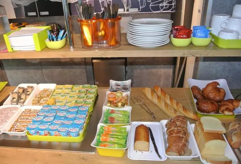ホテル Ibis Budget Chambéry Sud Challesleseaux