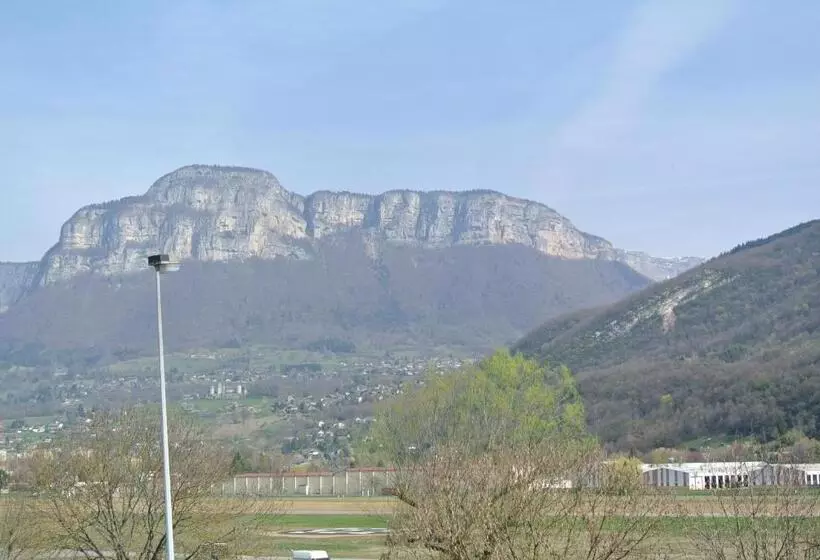 ホテル Ibis Budget Chambéry Sud Challesleseaux