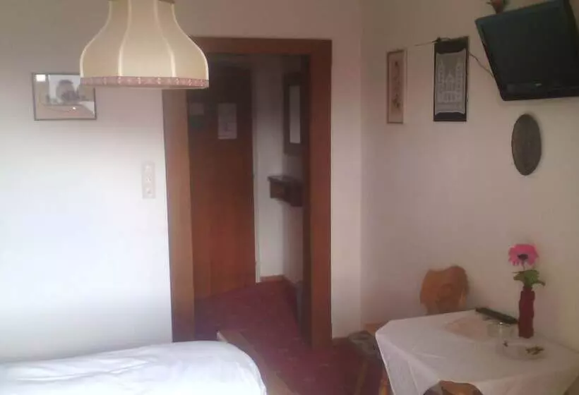ホテル Garni Krinserhof