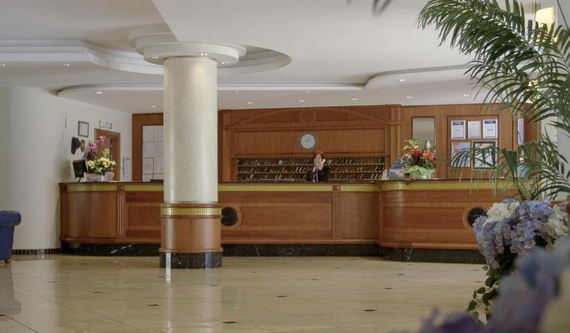 فندق Majestic Palace