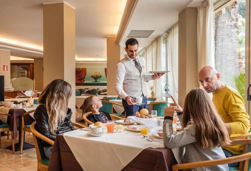 فندق Majestic Palace