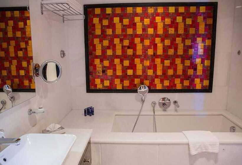 Merit Royal Premium Hotel Casino & Spa