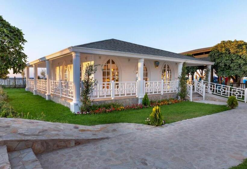 Merit Royal Premium Hotel Casino & Spa