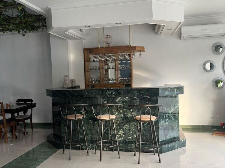 בית מלון כפרי Prince Plaza