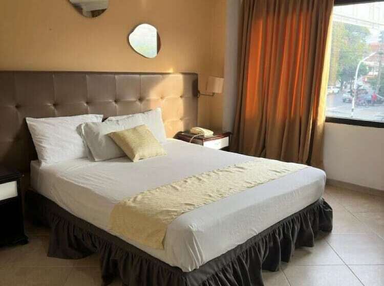 בית מלון כפרי Prince Plaza