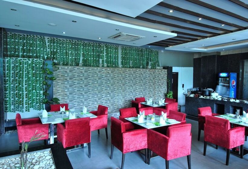 Hotel The Habitare Gurgaon