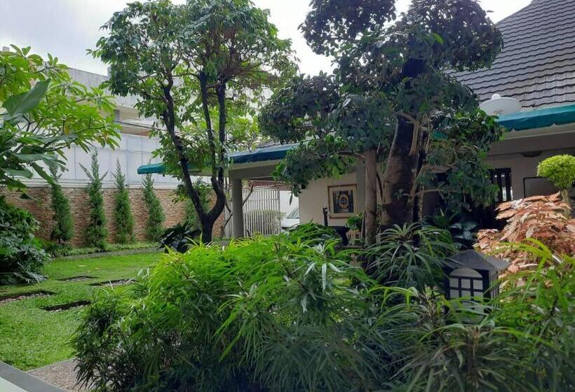 The Sriwijaya Hotel   Halal