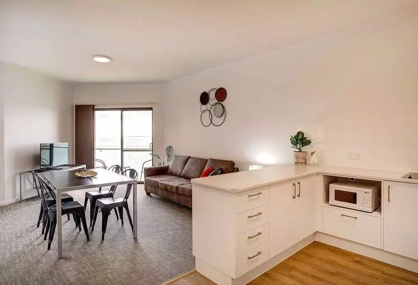 Limani Motel
